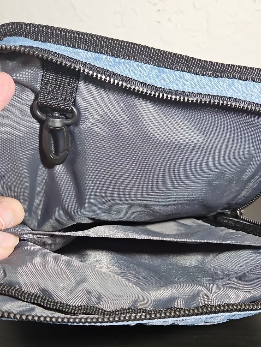 Eddie Bauer Travel Gear Light Blue/Black Crossbody Bag